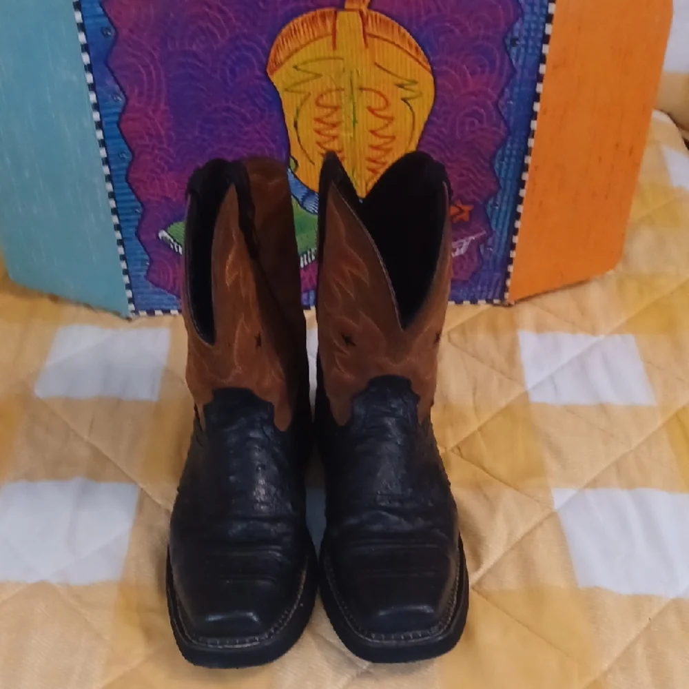 Justin Western Boots Featuring Black and Brown Leather, Like New - Picture 6 of 9